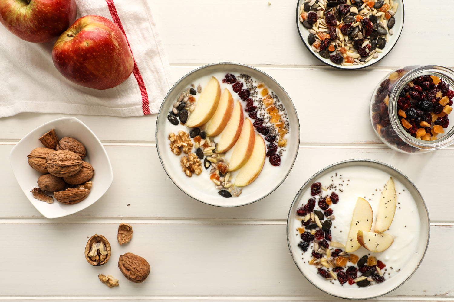 Cómo hacer una receta de Bowl de Yogurt, manzana, y frutos secos