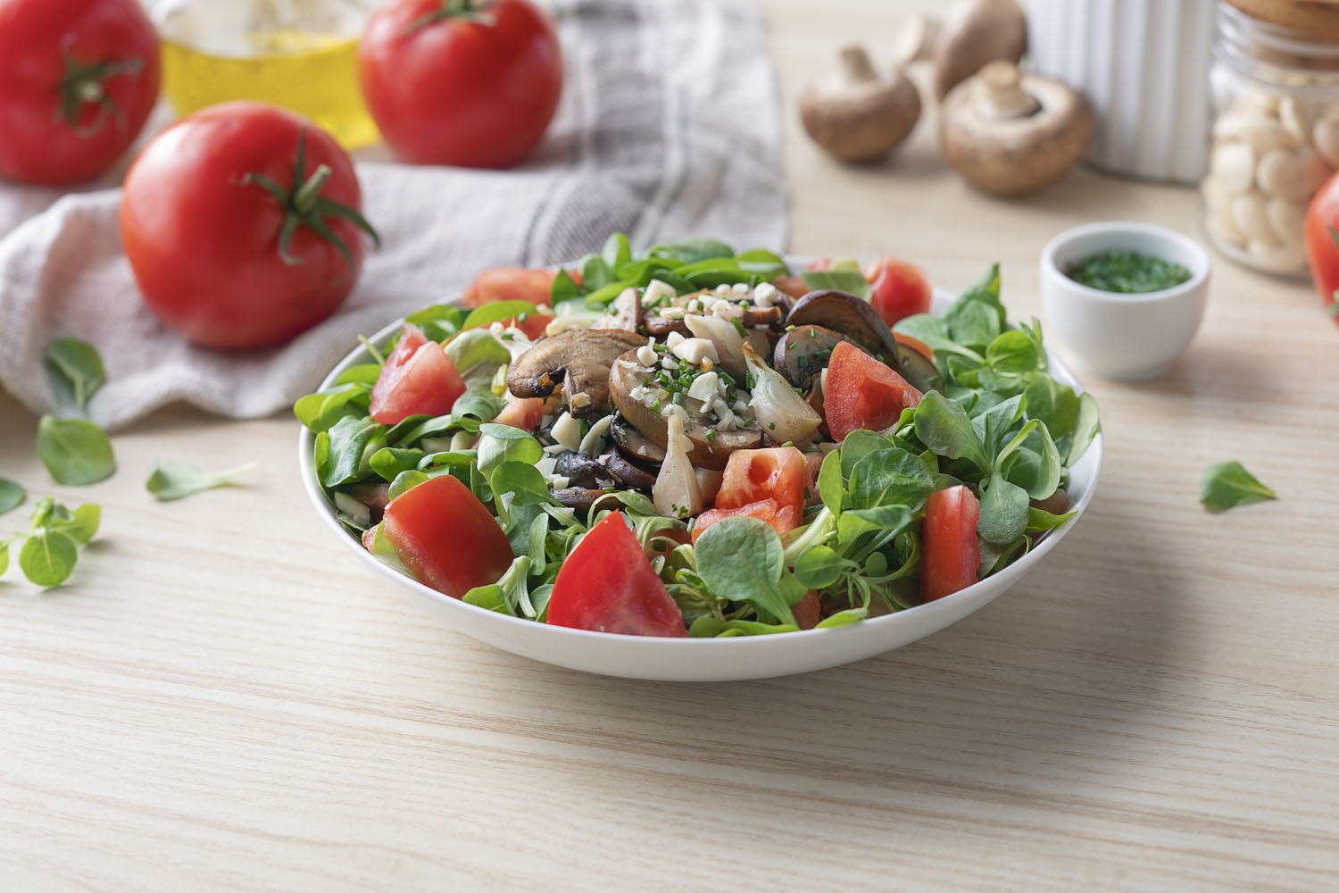 Cómo hacer una receta de Ensalada de canónigos y champiñones