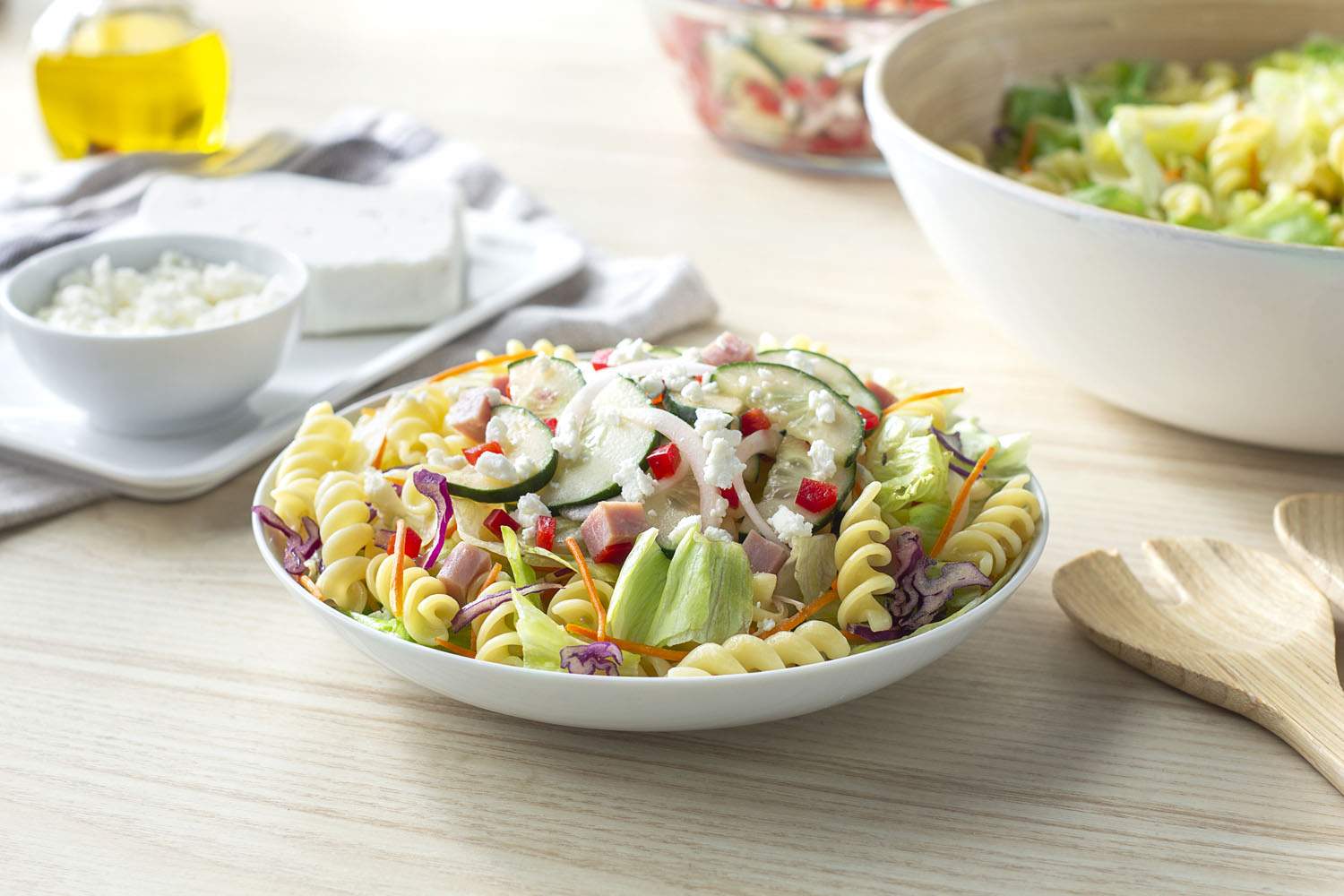 Cómo hacer una receta de Ensalada de pasta cuatro estaciones