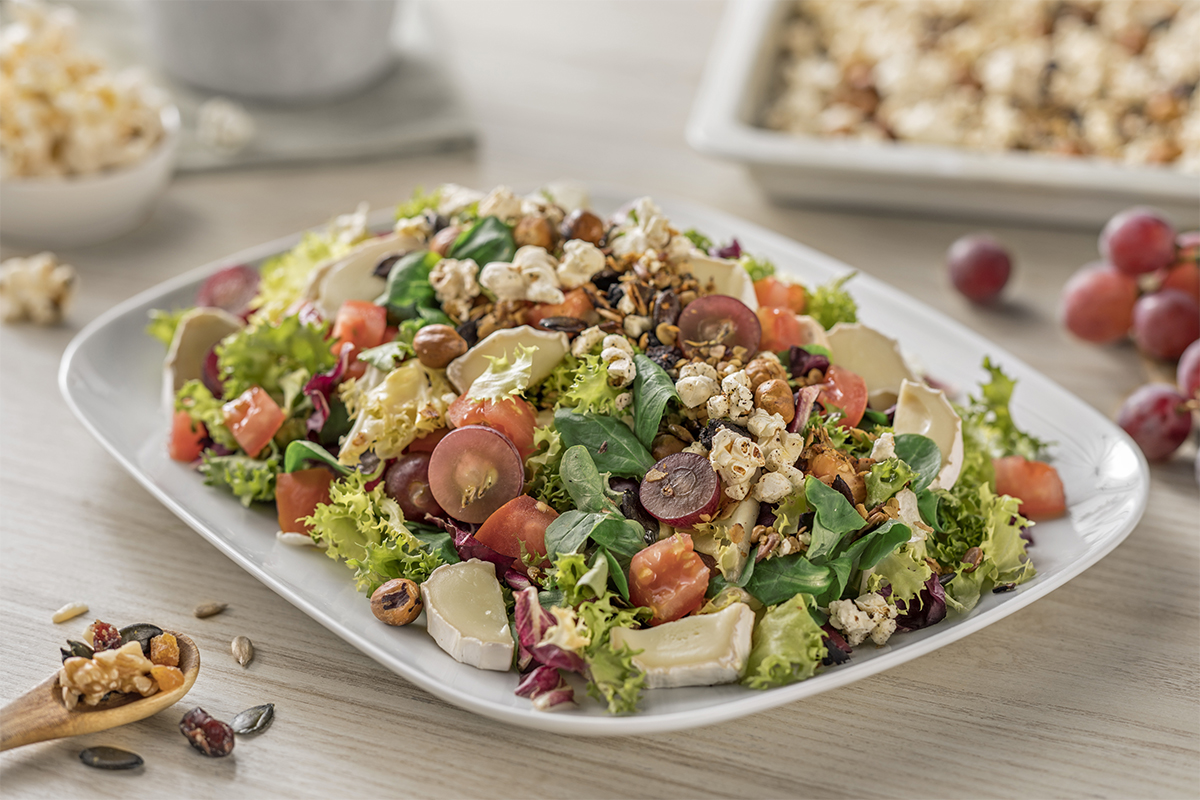 Cómo hacer una Ensalada con granola salada
